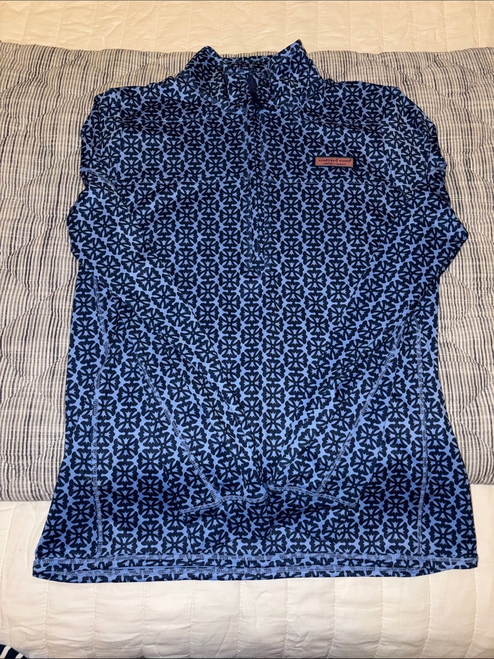 Ladies NWOT Vineyard Vines Navy and Light Blue Geometric Quarter-Zip Pullover